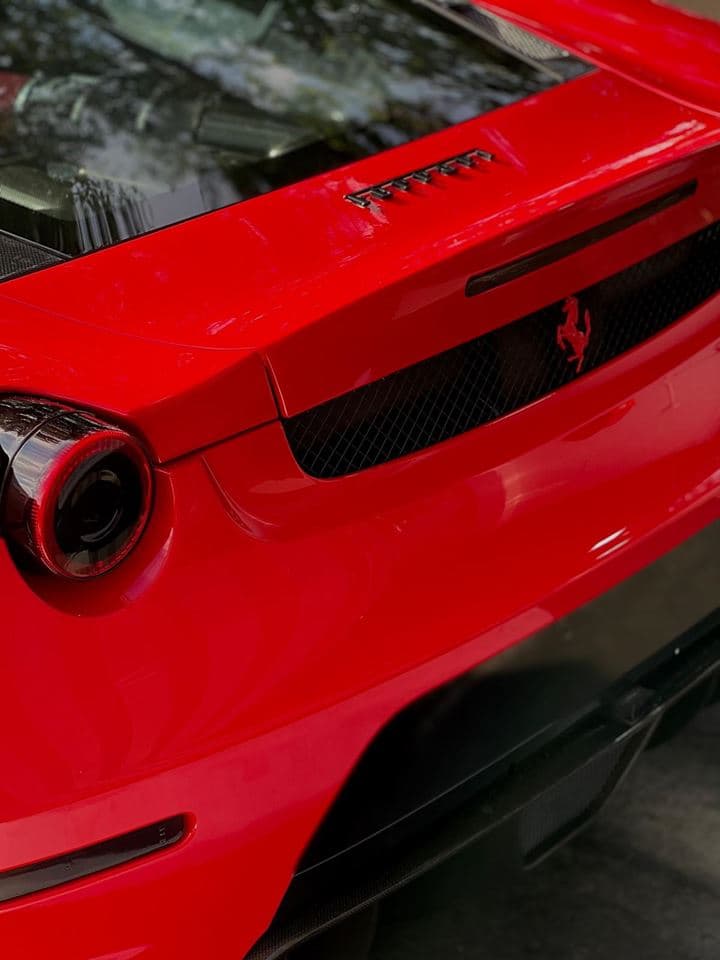 Ferrari F430 — Deep gloss on the rear deck (Detailing & Paint Correction)